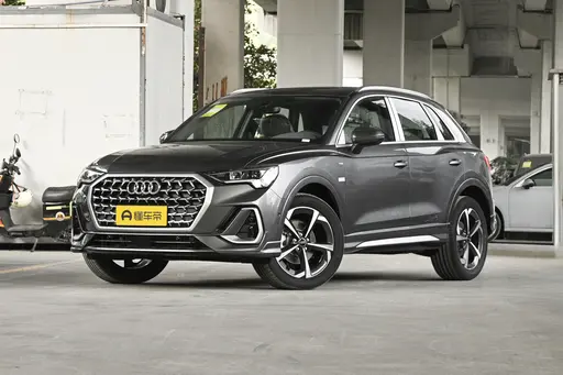 Audi Q3 2026 35TFSI Style Dynamic Edition + Warm Pack + Black Package Sky Cloud Gray